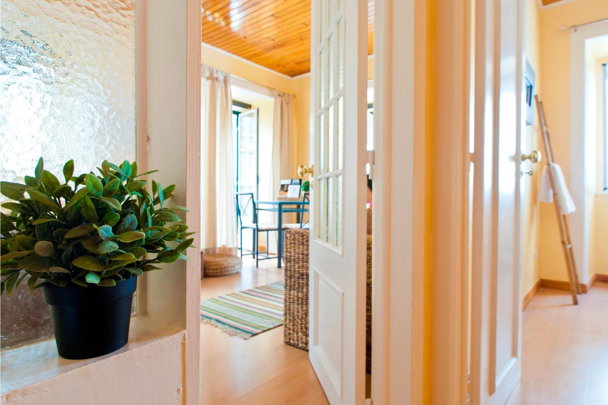 In Vibrant Bairro Alto Appartement